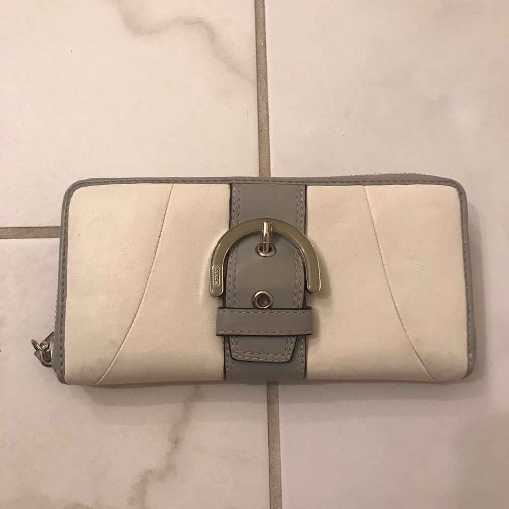 Coach Wallet - White & Grey